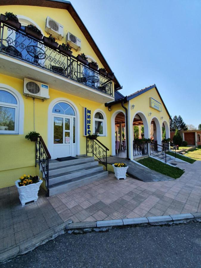 Guest House Mines Vrdnik Exterior foto